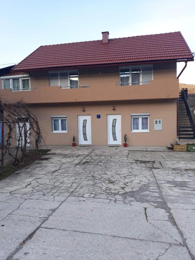 Tri Srece Apartment Ogulin Exterior photo